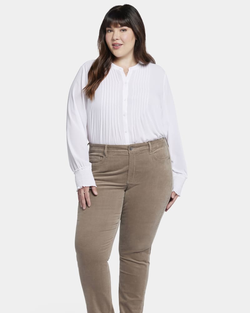 Front of a model wearing a size 16W Marilyn Straight Leg Pant in Saddlewood by NYDJ. | dia_product_style_image_id:301531